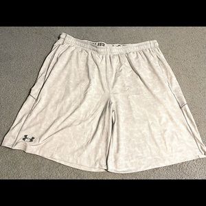 Mens athletic shorts